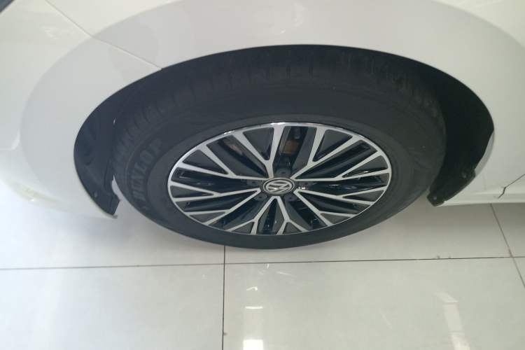 Used Volkswagen Sagitar 2020 280TSI DSG Comfort Version China VI Standard Left Front Wheel Hub