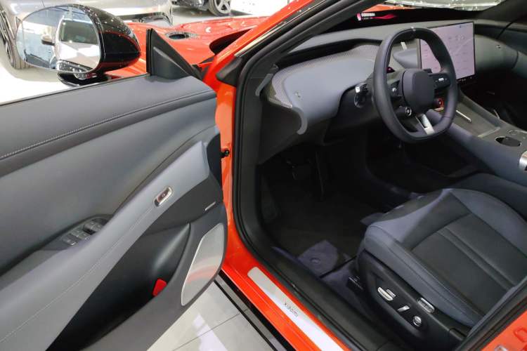 Used Xiaomi Auto YU7 2025 Ultra-Long Range High-Performance All-Wheel-Drive Max Edition