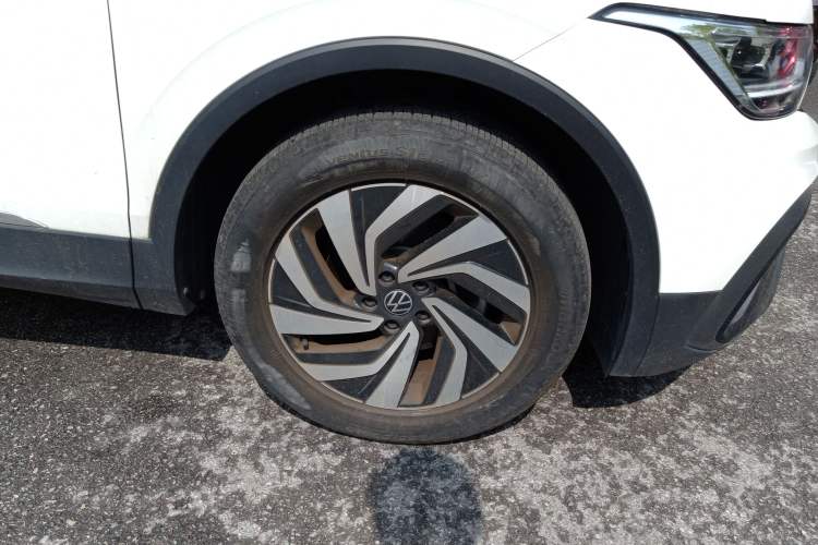 Used Volkswagen Tiguan L 2024 300TSI Automatic Two-Wheel Drive Smart Edition Right Front Wheel Hub