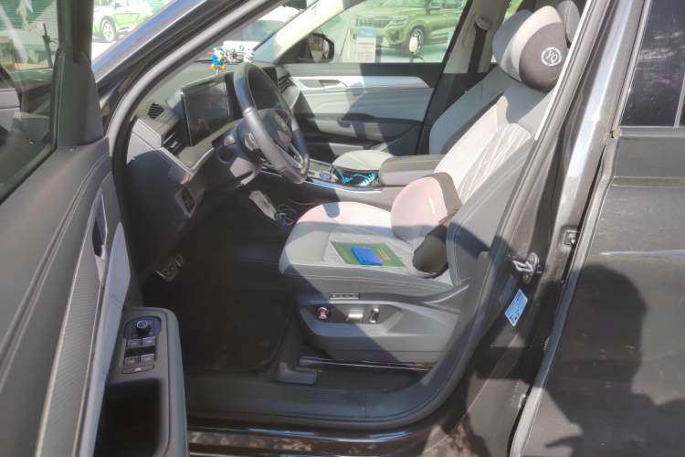 Used Volkswagen Tavendor 2023 380TSI Four-Wheel Drive R-Line Cruise Edition
