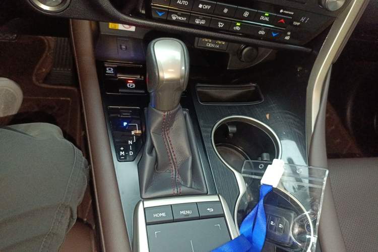 Used Lexus RX 2020 Facelifted 300 4x4 Elegant Edition Gear Lever