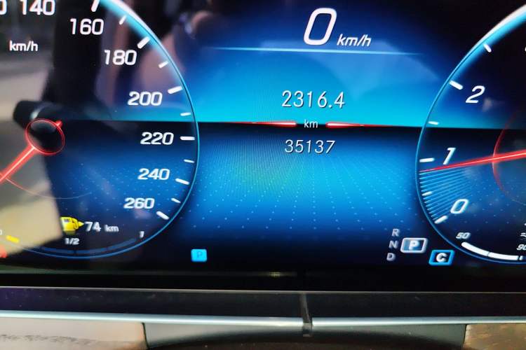 Used Mercedes-Benz E-Class 2022 Updated E 300 L Luxury Edition Odometer Close Up