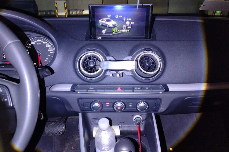 Used Audi A3 2020 Restyled Limousine 35 TFSI Ambition Version China VI Audio And AC Panel