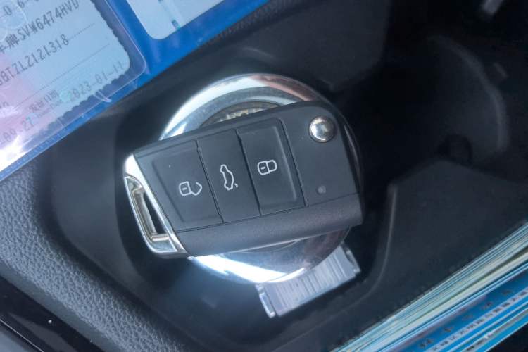 Used Volkswagen Tiguan L 2020 330TSI Automatic Two-Wheel Drive Smart Luxury Edition China VI Standard
