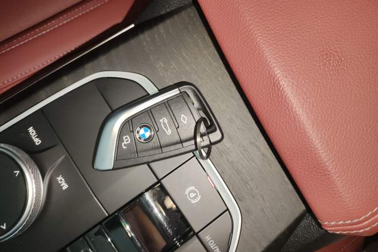 Used BMW 3 Series 2024 325i M Sport Package Vehicle Key