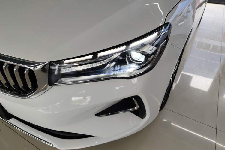 Used Geely Auto Emgrand 2025 4th Generation 1.5L CVT Luxury Version Left Front Headlight