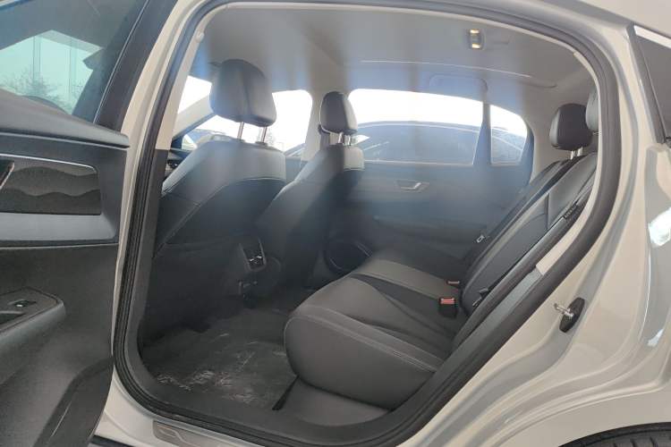 Used Hongqi E-QM5 2022 431 km Charge & Enjoy Edition