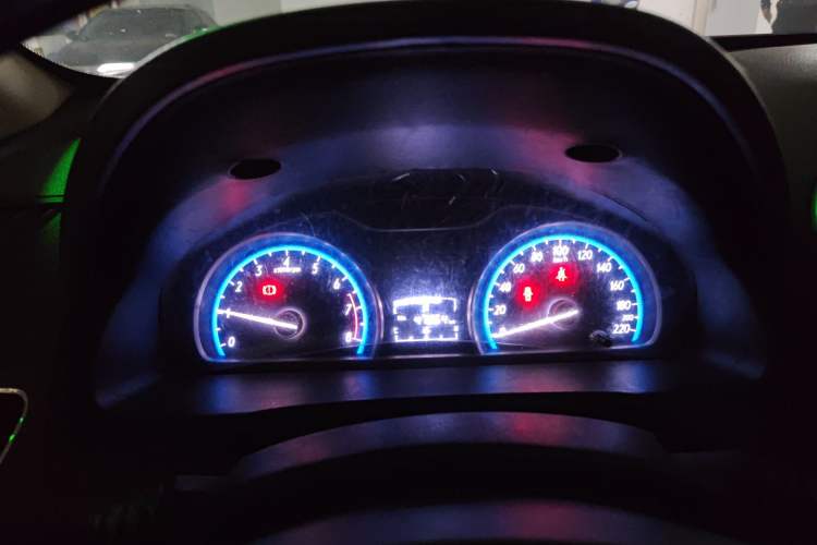 Used Baojun 630 2013 1.5L manual standard version
