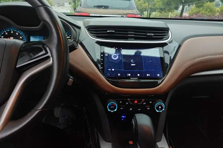 Used Chevrolet Malibu 2016 1.6T Automatic Comfort Edition Audio And AC Panel