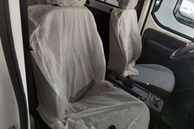 Used Wuling Yangguang 2025 Model 400km Bus Edition—Comfort Edition
