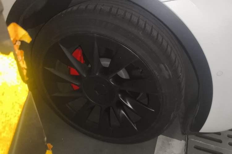 Used Tesla Model Y 2021 Long-Range All-Wheel-Drive Version