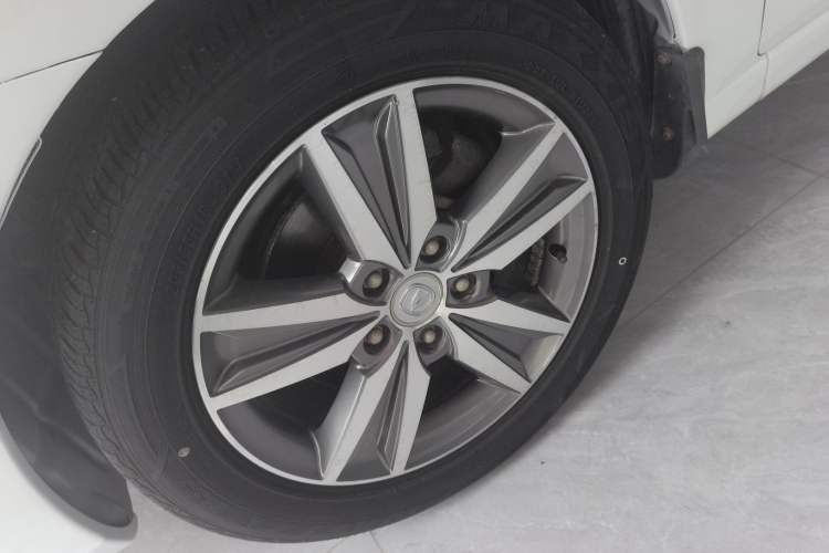 Used CHANGAN Eado 2015 1.6L Automatic Luxury Model Exterior 4