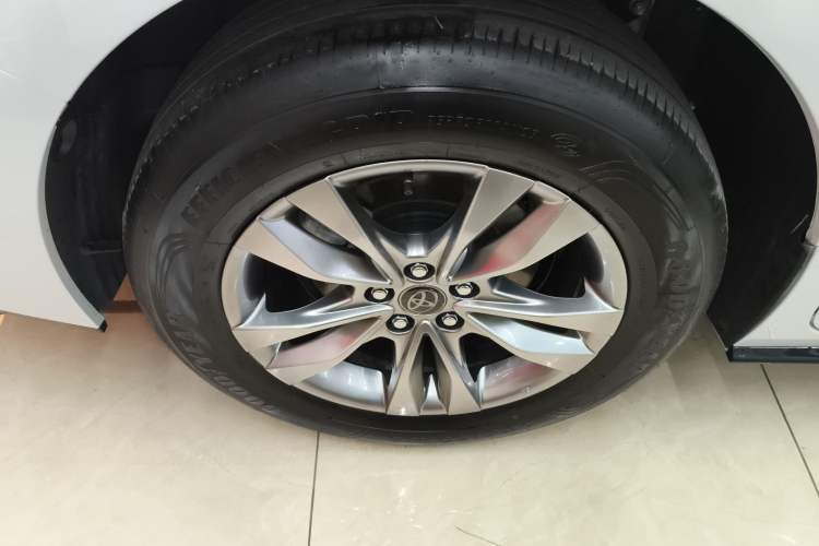 Used Toyota SIENNA 2024 2.5L Hybrid Four-Wheel Drive Prestige Edition Right Rear Wheel Hub