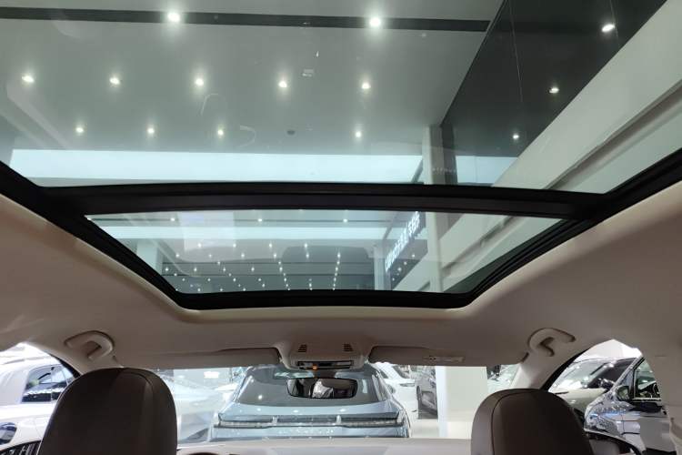 Used Volkswagen Viloran 2024 380TSI Premium Edition