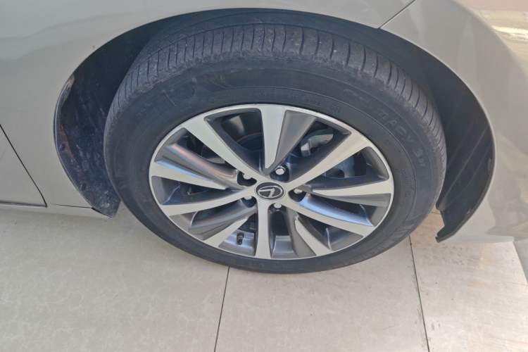 Used Lexus ES 2018 300h Premier Edition China VI Standard Right Front Wheel Hub