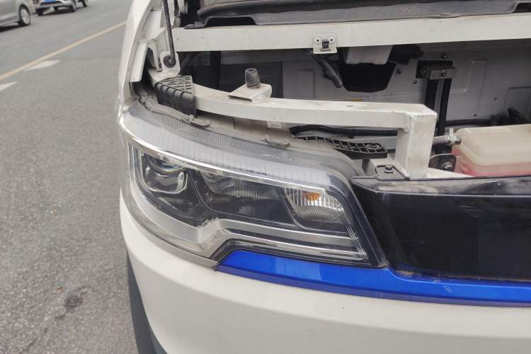 Used Foton Intelligent Blue Elf E7 2023 Pure Electric Van Flat Roof 2 Seats CATL 46.36 kWh Right Front Headlight