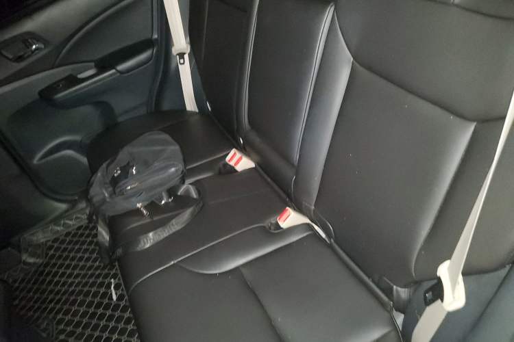 Used Honda CR-V 2015 2.0L two-wheel drive Fashion Edition Interior 4