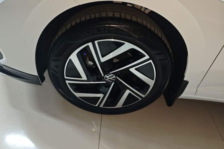 Used Volkswagen Sagitar 2025 Revised Version Three 300TSI DSG Excellence Edition
