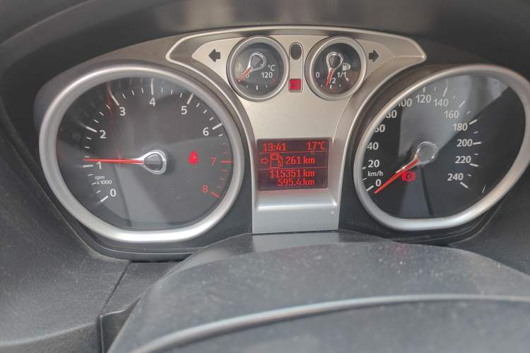 Used Ford Focus 2013 Hatchback Classic 1.8L Manual Base Model Odometer Close Up