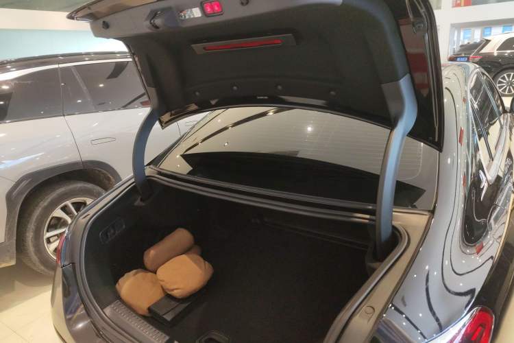 Used Mercedes-Benz E-Class 2025 E 300 L Luxury Model