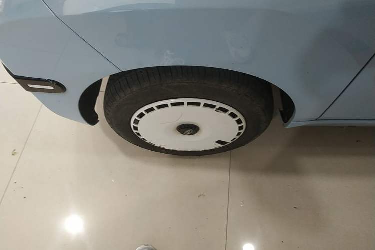 Used Chery QQ Ice Cream 2022 120km Milkshake Phosphate Lithium-Iron
