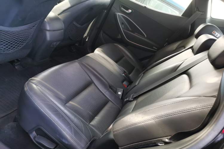 Used Hyundai Santa Fe 2013 2.4L Automatic Two-Wheel Drive Smart Version