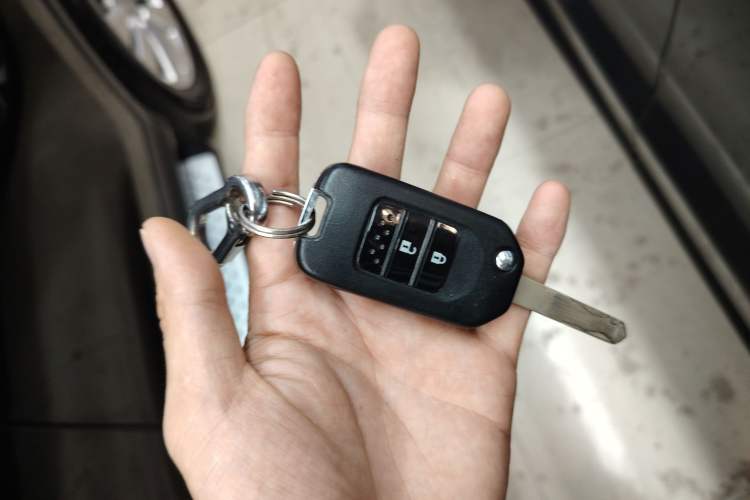 Used Honda CR-V 2016 2.0L two-wheel drive Urban Edition
