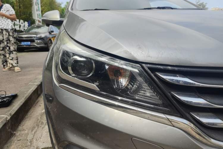 Used Baojun 310W 2017 1.5L Manual Fashion Model China V
