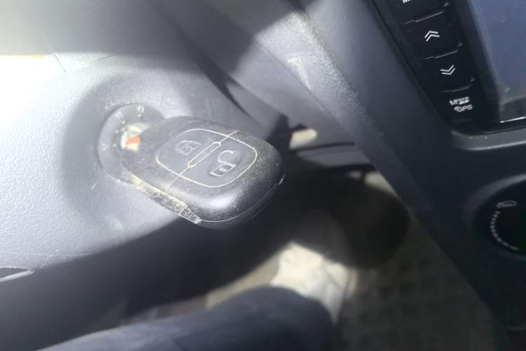 Used Dongfeng Aeolus H30 2012 CROSS 1.6L Manual Luxury Model