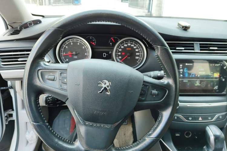 Used Peugeot 408 2014 1.8L Automatic Luxury Edition Steering Wheel
