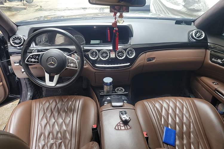 Used Mercedes-Benz S-Class 2011 S 350 L CGI Center Console