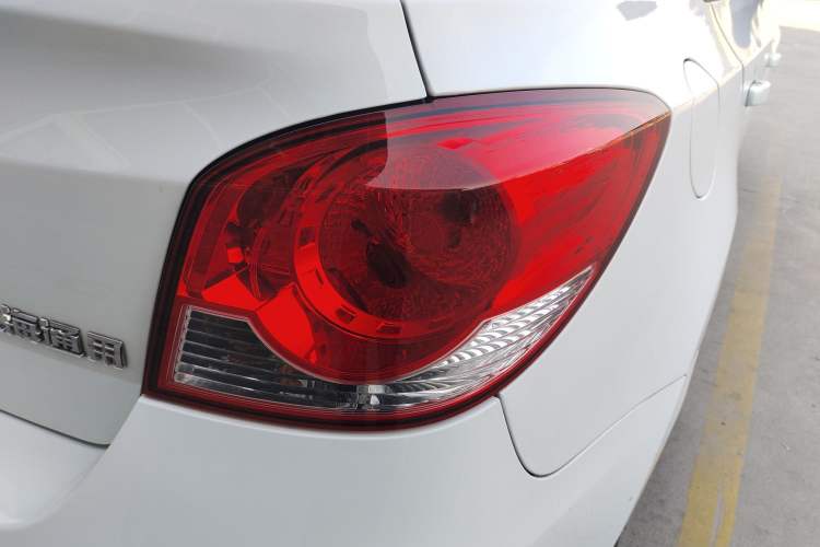 Used Chevrolet Cruze 2013 Hatchback 1.6L Automatic Luxury Model Right Rear Taillight