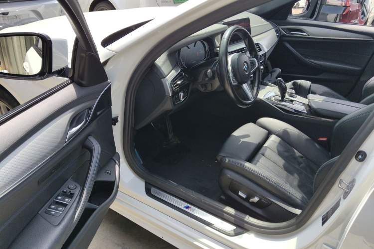 Used BMW 5 Series 2018 525i M Sport Package