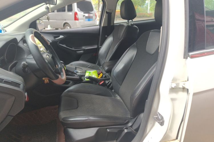 Used Ford Focus 2012 Sedan 1.6L Automatic Fashion Edition Left Front Seat