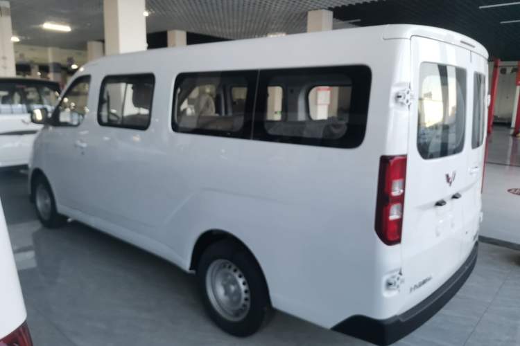 Used Wuling Yangguang 2025 Model 310KM Bus Edition—Customized by CATL