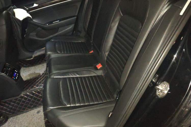 Used Volkswagen Magotan 2018 Facelift 330TSI DSG Luxury Model Left Rear Seat