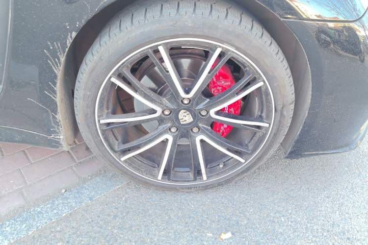 Used Porsche Panamera 2010 Panamera 3.6L Right Front Wheel Hub