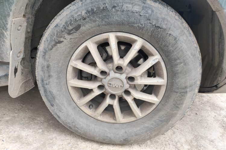 Used JMC Yuhu 3 2018 2.5T Diesel Two-Wheel Drive Advanced Version Standard Wheelbase
