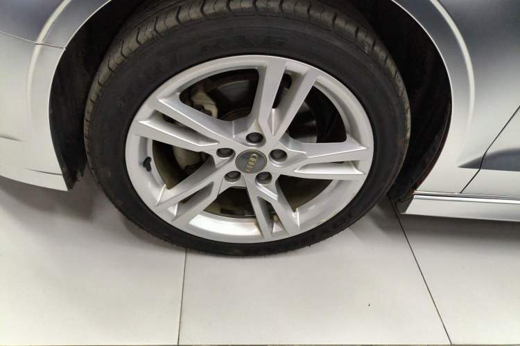 Used Audi A3 2018 30th Anniversary Edition Limousine 35 TFSI Fashion Model Left Front Wheel Hub