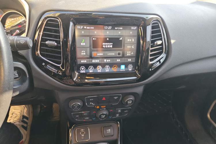 Used Jeep Compass 2019 220T Automatic Family Edition
