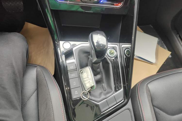 Used Volkswagen Tayron 2021 330TSI Two-Wheel Drive Luxury Smart Connectivity Version
