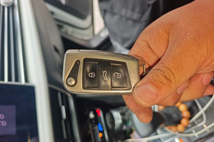 Used Volkswagen Tiguan L 2023 330TSI Automatic Two-Wheel Drive R-Line Enjoyment Edition Vehicle Key