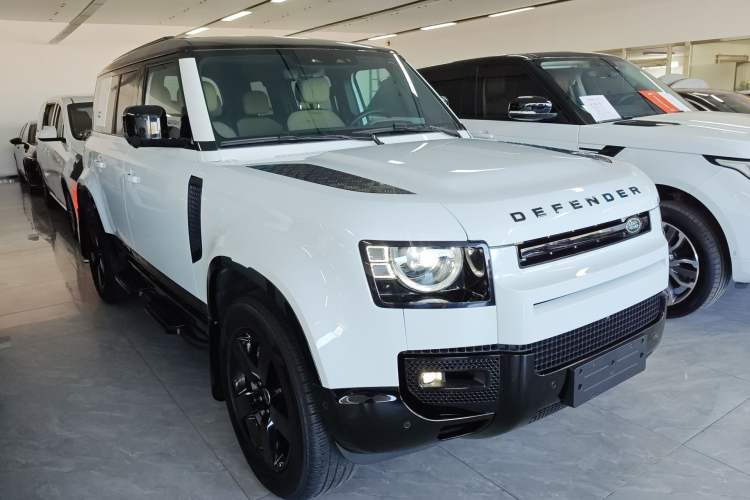 Used Land Rover Defender 2025 110 3.0T P400 – Dynamic HSE
