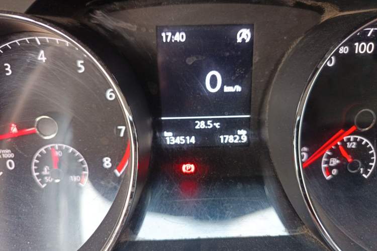 Used Volkswagen Touran 2016 Volkswagen Touran L 280TSI Manual Trend Edition
