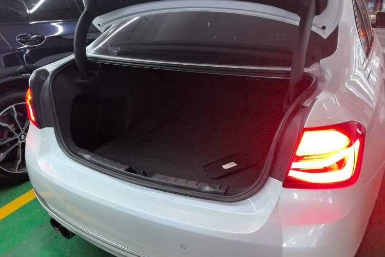 Used BMW 3 Series 2018 320Li Fashion Model
