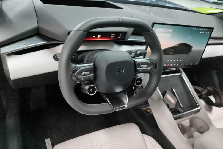 Used XPeng P7 2025 Model—750 All-Wheel-Drive High-Performance Ultra