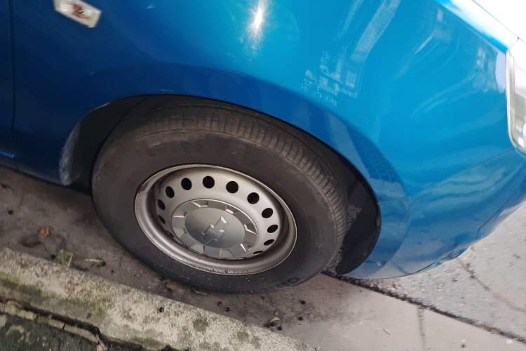 Used Chevrolet Sail 2013 Sedan 1.2L Manual Fashionable Happiness Edition
