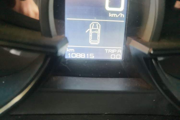 Used Dongfeng Aeolus AX7 2015 2.3L Automatic ZhiZun Version
