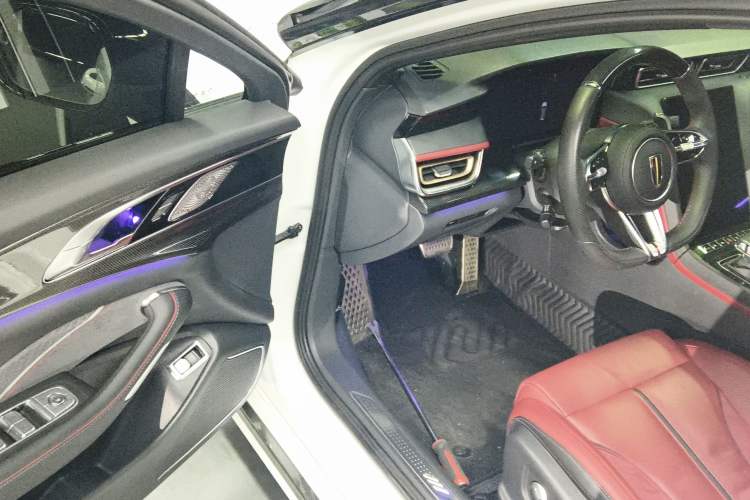 Used Hongqi H6 2023 2.0T ZhiShang Version Driver Seat