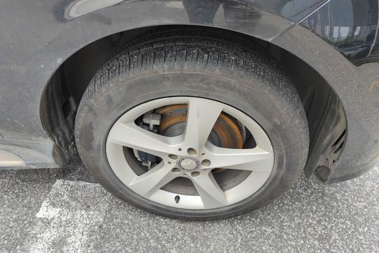 Used Mercedes-Benz M-Class 2014 ML 320 4MATIC Right Front Wheel Hub